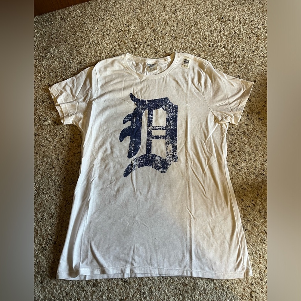 Detroit Tigers women’s fit tee